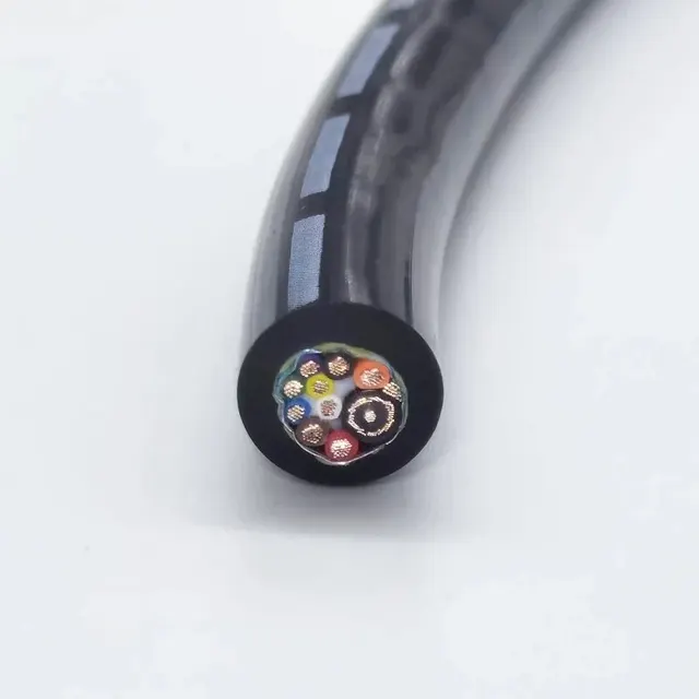 Cable cross-section: multicore construction with copper conductors